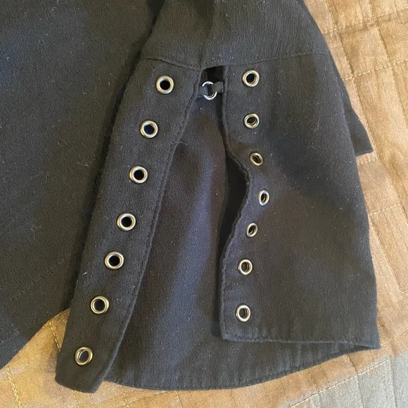 Free People trendy long sleeve top with silver grommet detailing - Picture 4 of 4